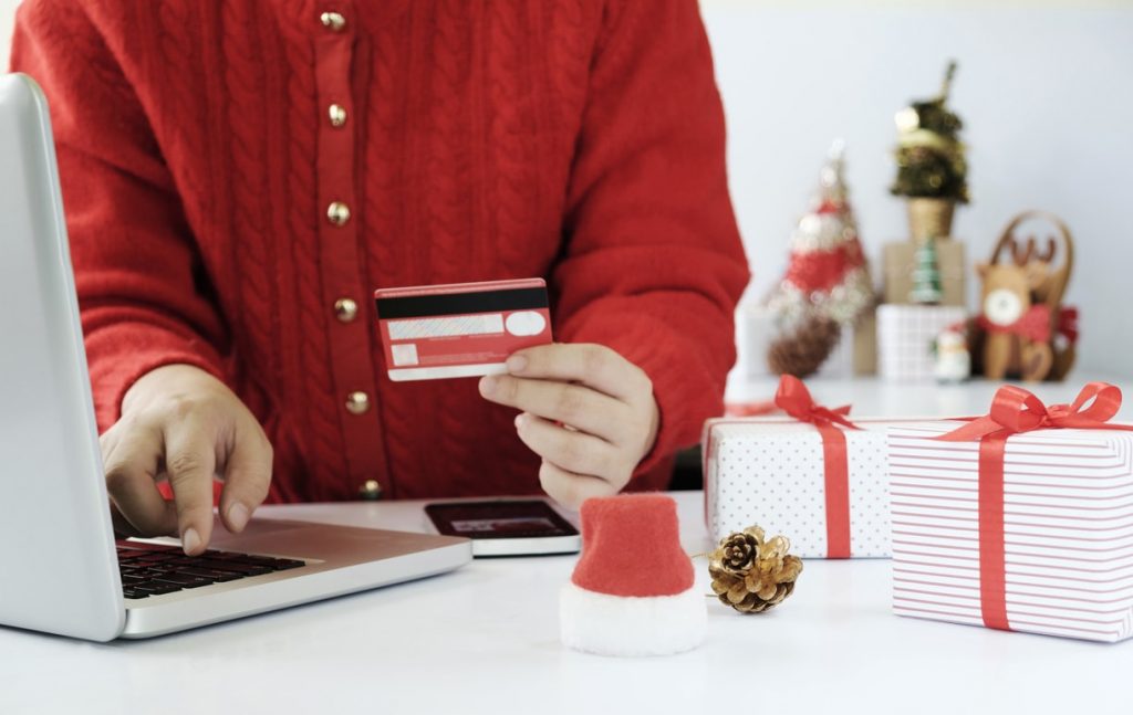 10 Best Store Credit Cards For Christmas Shopping | Improve Budget